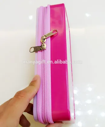 Hello Kitty Stationery Box with zipper 210x90x50mm