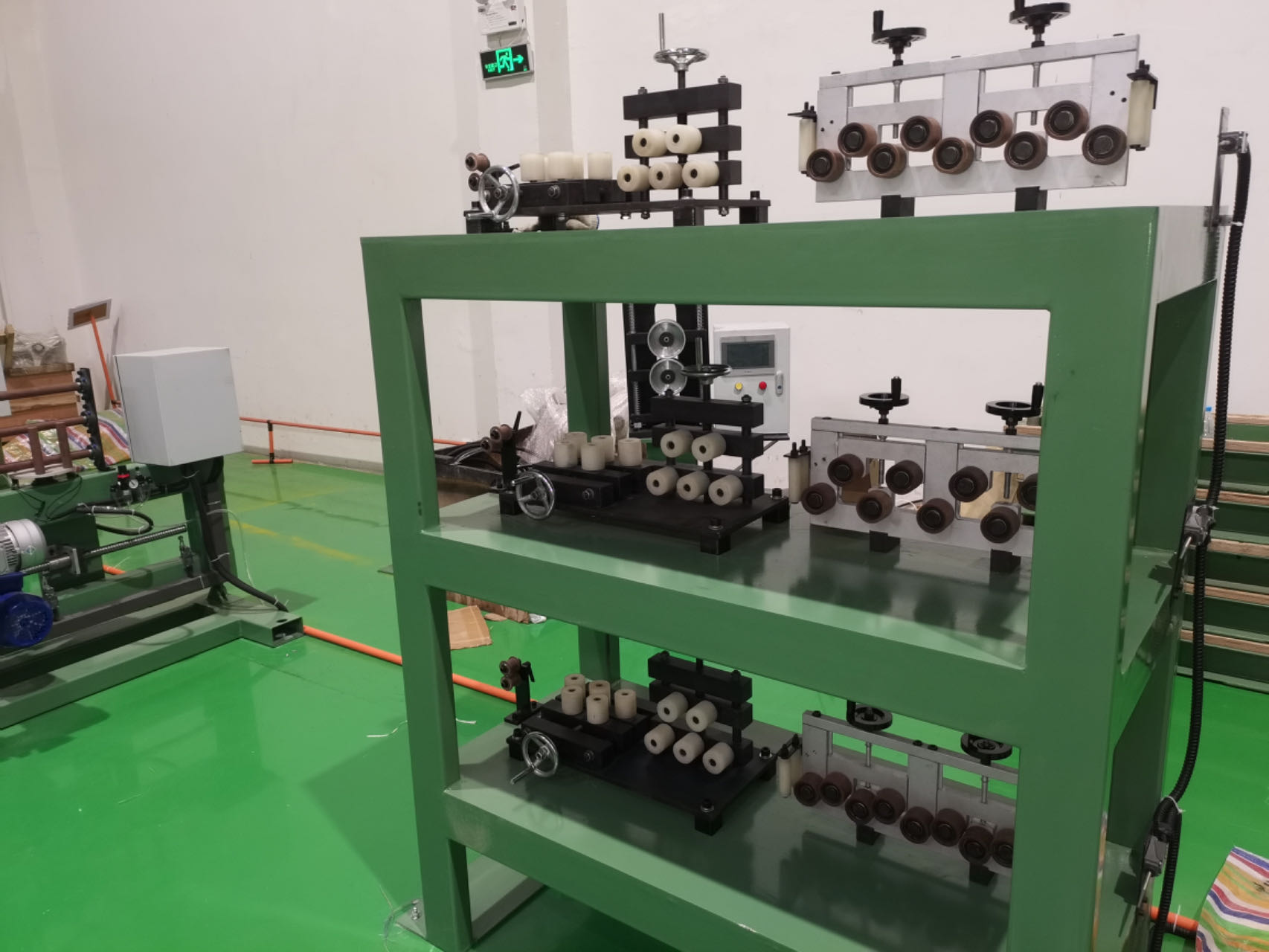 Máquina encintadora de papel de alta velocidad para embalaje eficiente