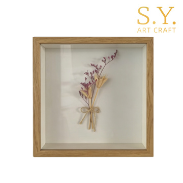 מסגרת תצוגה פרחונית משומרת