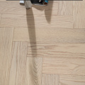 Smooth/Brushed Herringbone Oak Engineered Wood Floorin
