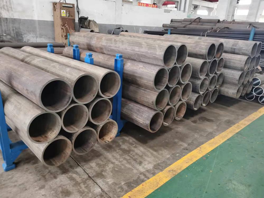 C45E seamless steel tube for hydraulic cylinder barrel