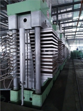 Press Vulkanisasi Berlapis Multilayer Hidraulik