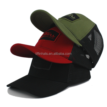 Custom gestickte Trucker -Hüte - hochwertige Baumwoll- und Polyesterkappen