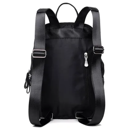 Women pack a Japanese - Japanese version backpack
