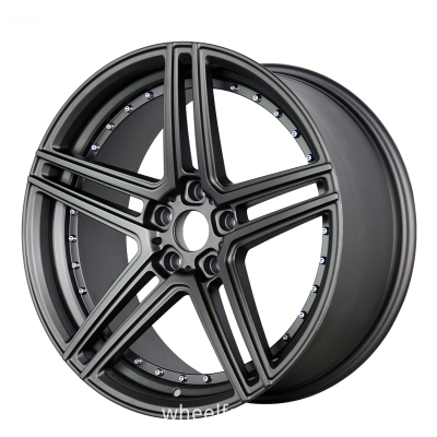 BMW alloy wheel in black color 