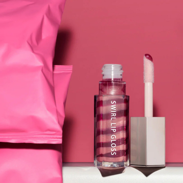 Private Label Vegan Makeup Vendors: Custom Hydrating Lip Gloss Sticks