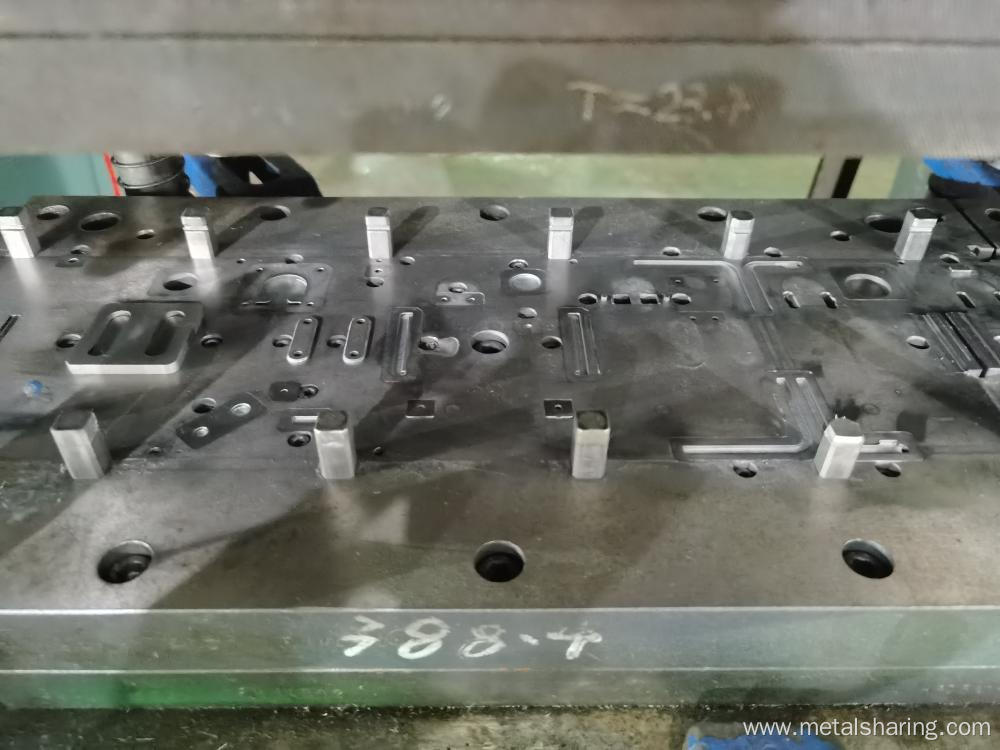 Customized metal punch dies services