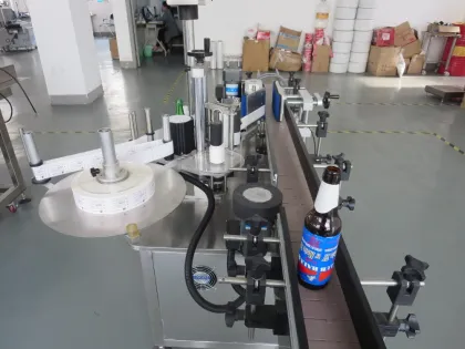 wine and beverage labeling machine