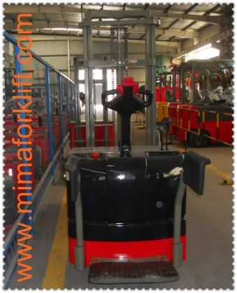 Battery reach truck with arm rest