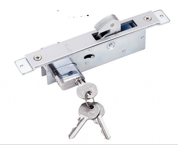 Lock en la puerta de aluminio en 44b