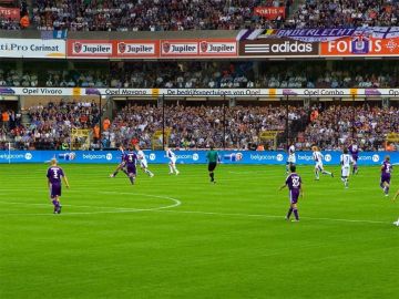 High Resolution Outdoor True Color Stadium Led Video Display Flexible 7500 Nits 1/2 Scan
