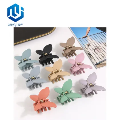 6.8cm Plastic Mixed Color Butterfly Shape Small Claw Clip
