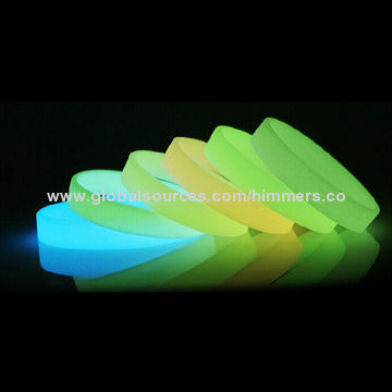 Customized promotional new design night light silicone wristbands