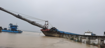 Embarcação de areia com autodescarga 3900T construída em 2014