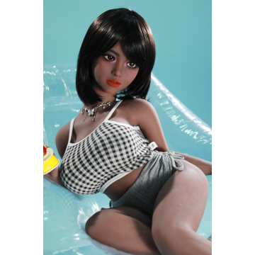 Реалистичная секс-кукла с большой грудью и попкой