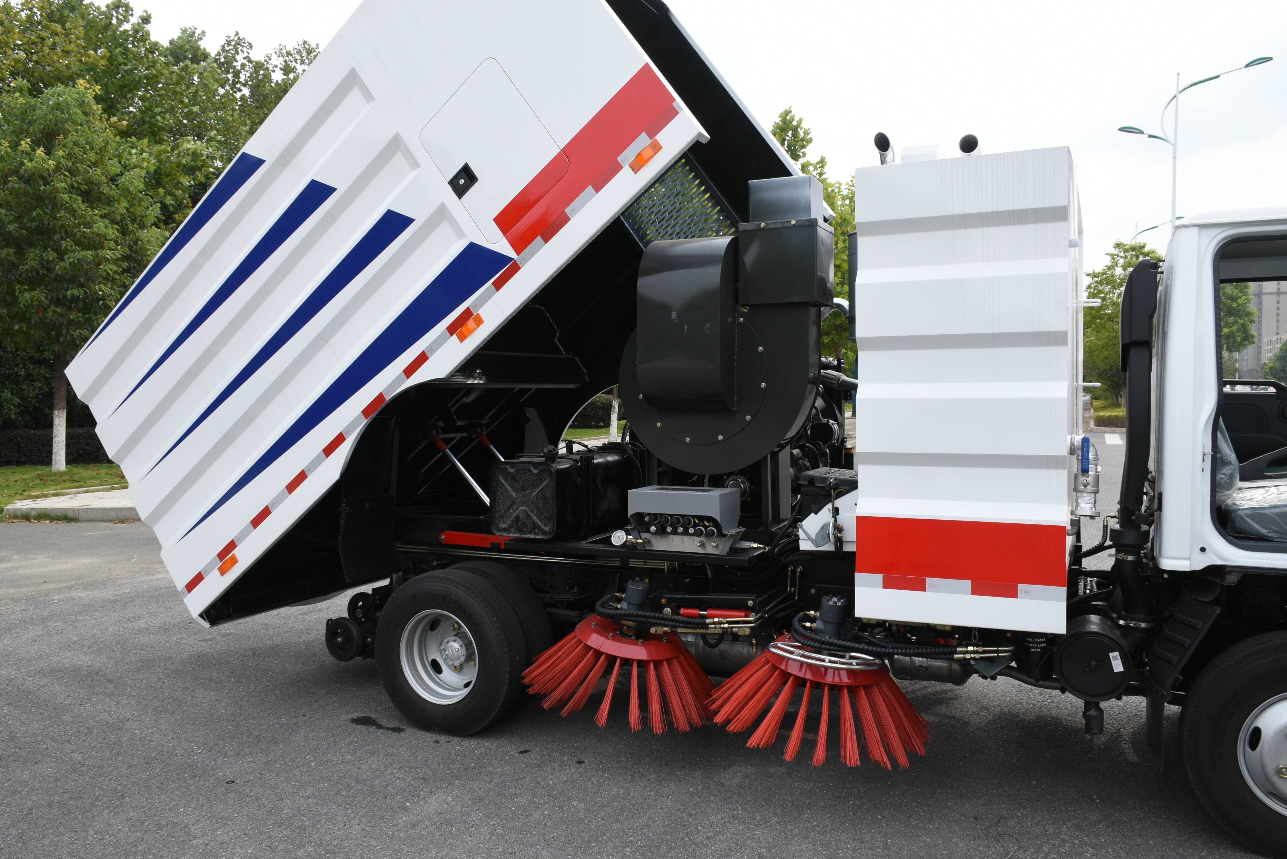isuzu sweeper truck (1)