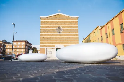 Modern Solid Color Round Edge Concrete Chair