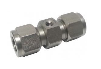 S.S. Nozzle Union 3/8" x 10/24
