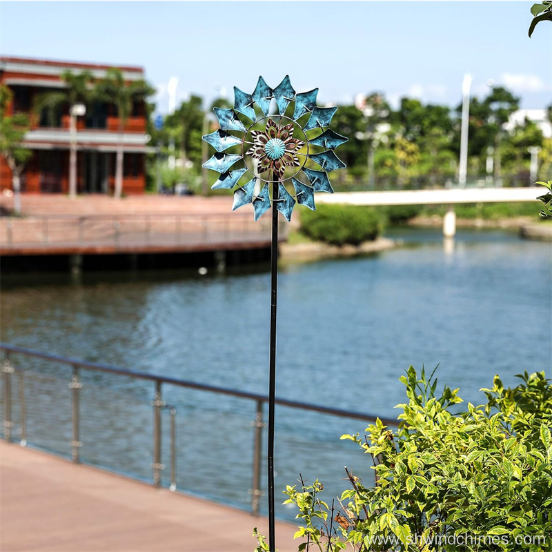 Easy Outdoor Kinetic Wind Spinner for Smooth Spinning