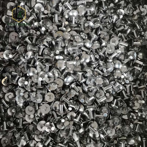 Балты карэткі з круглай галоўкай і кароткім квадратным выразам