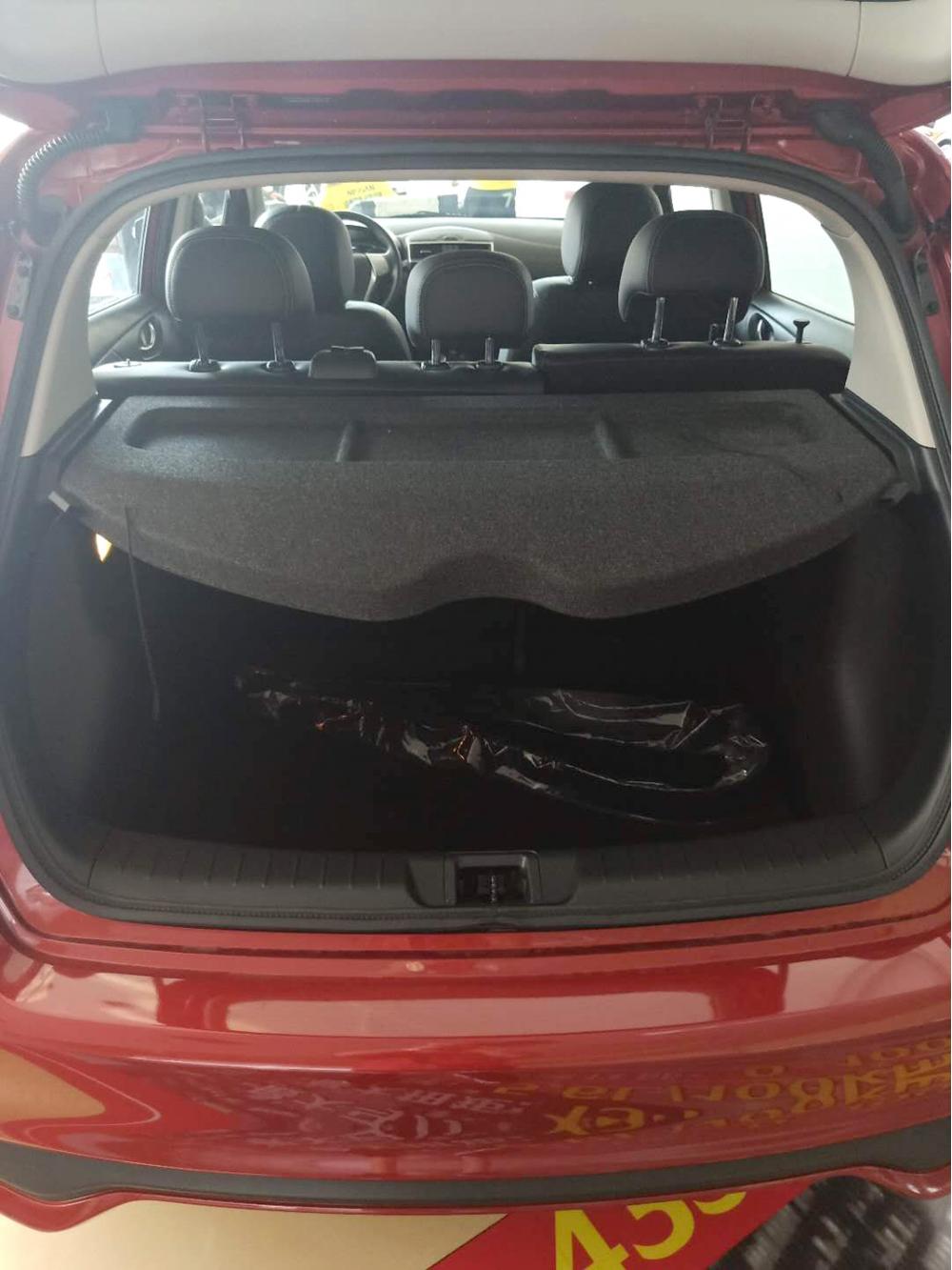 Nissan Hatchback Kofferraumabdeckung