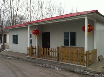 Rumah Prefab Memasang oleh Sandwich Panel