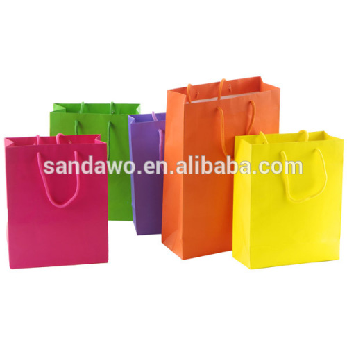Wholesale 500Pcs/Lot Custom Made Luxury White Matte Laminated Cardboard  Paper Shopping Bag with Company Logo for Clothing Store