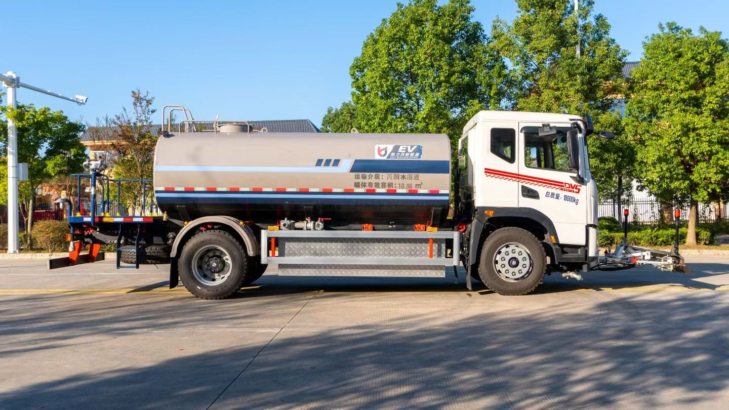Water tank truck