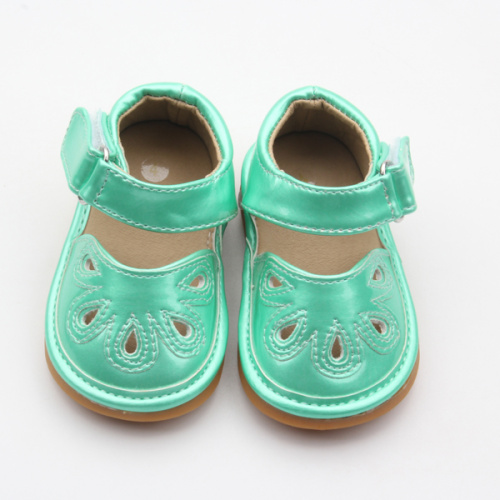 사운드 삐걱 거리는 신발이있는 Mixcolor 아기 신발