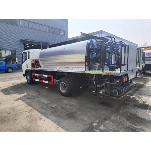 Howo Light Duty Road Construction Asphalt Distributor Truck