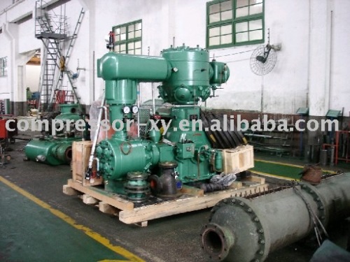 oil-injected piston compressor