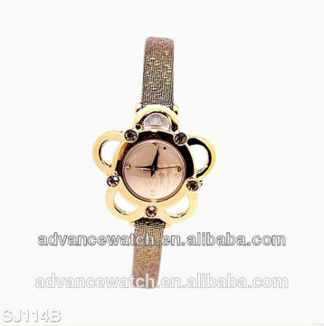 2017 wholesale cheap gift watch for girls with fashion style and quartz movement watch