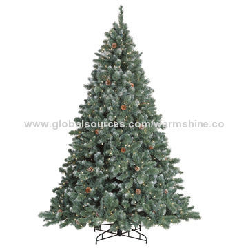 Christmas Tree with Pine Cone