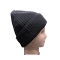 Мягкая черная флисовая вязаная шапка