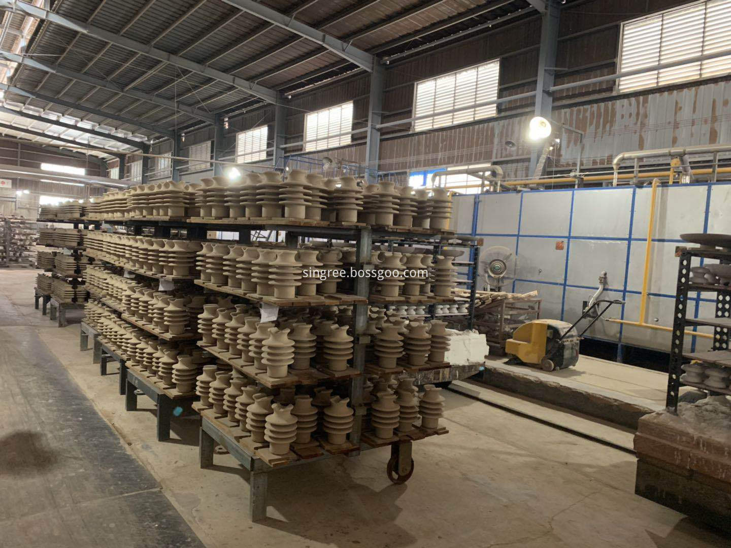 strain insulator