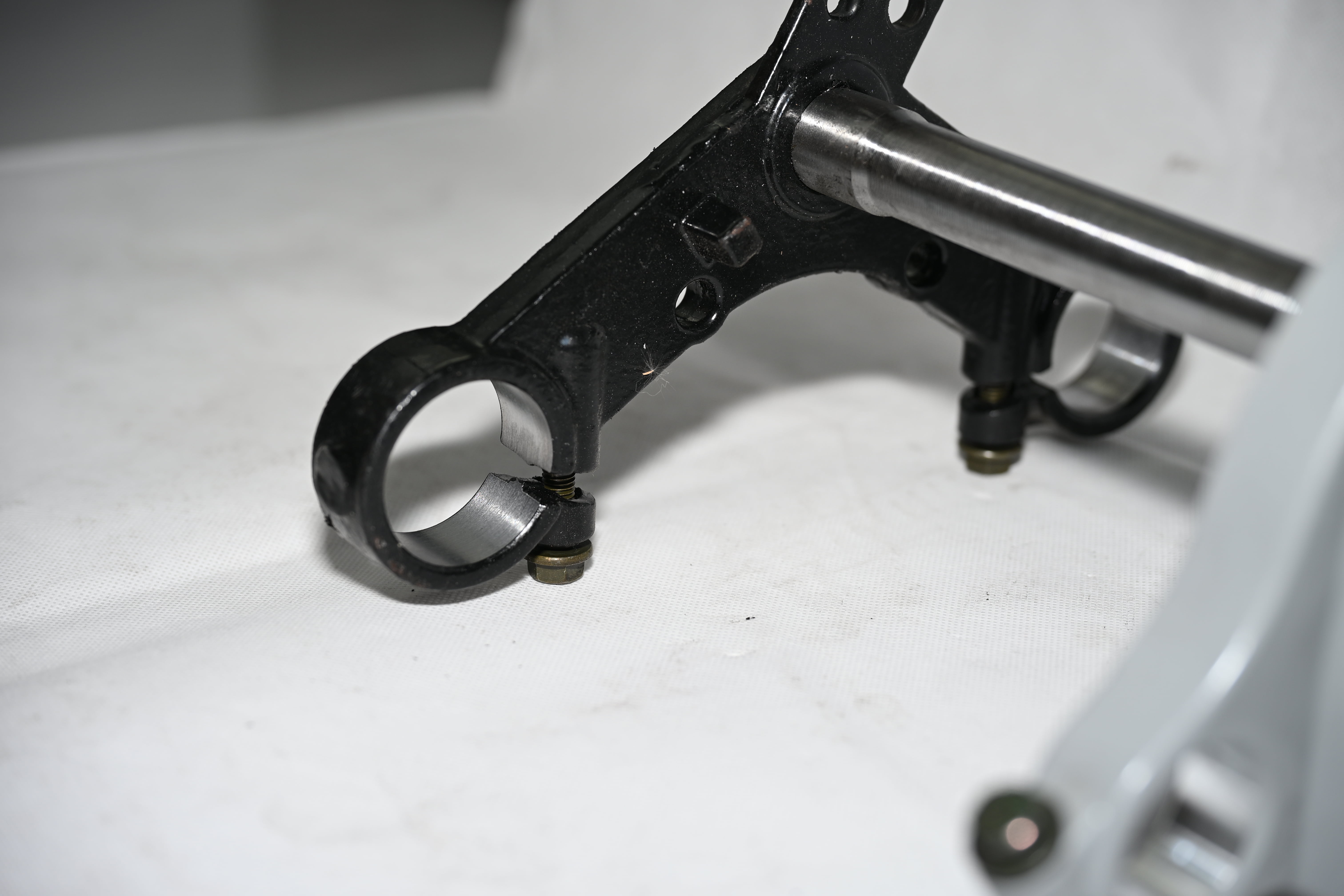 Tricycle front fork clamp