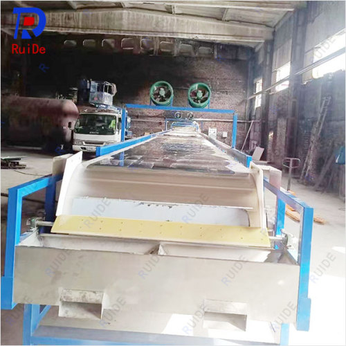 Polyester resin granulator