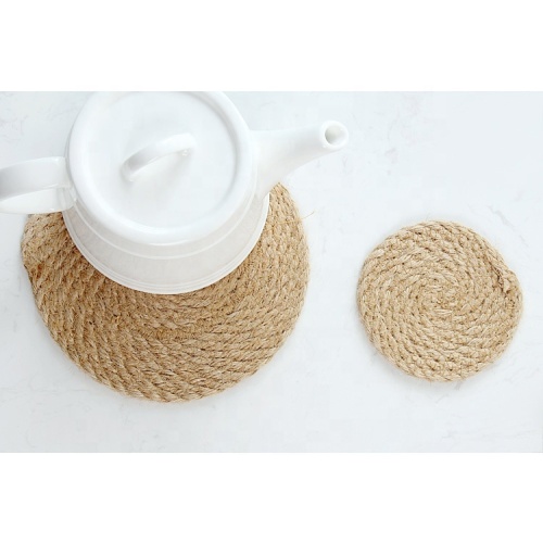 Round rattan placemat for table