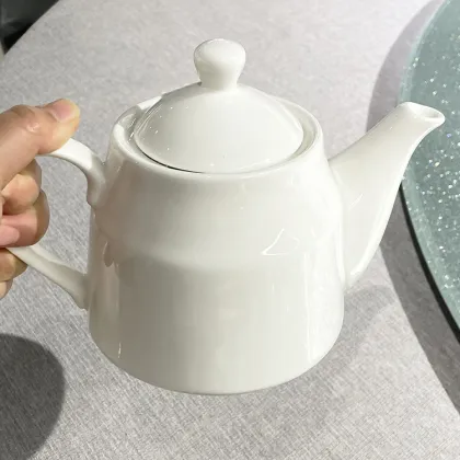 White Porcelain Teapot with Logo for Coffee Shop and Hotel