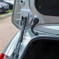 Plinska opruga za teške uvjete rada dizajnirana za automobilsku primjenu