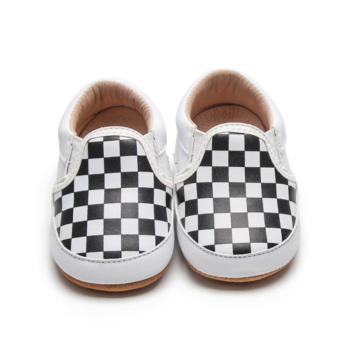 Neue karierte Lederbabyschuhe