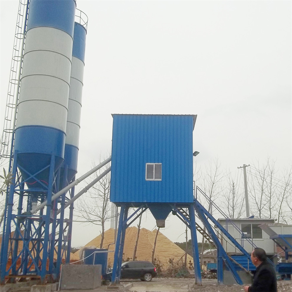 Autoclaved aerated hopper lift concrete batching plant