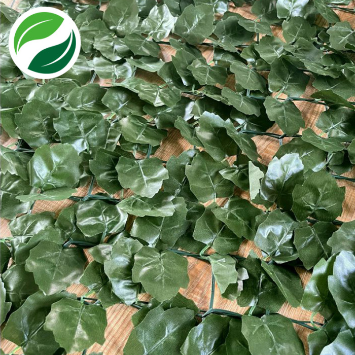 The extrusion net simulates dark maple leaves