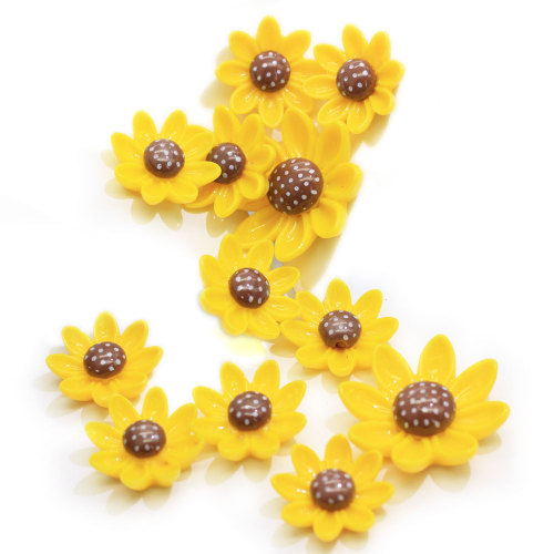 Simulazione Fondo piatto Cabochons in resina di girasole Fiore in resina Charms per bambini Forcina in gomma Accessori per gusci di telefono