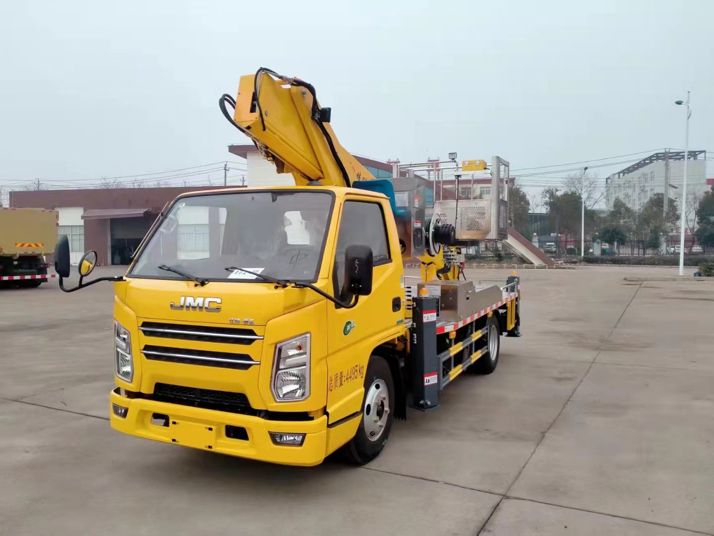 Vertical Lift Aerial Truck System