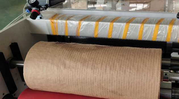 Flying Man Brand Honeycomb Paper Machine Detail6 Flying Man Brand Honeycomb Paper Machine Detail6