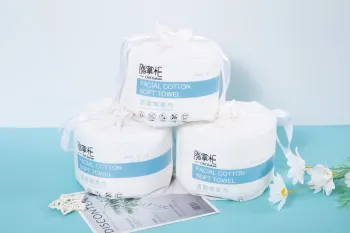 Gentle Facial Cleansing Wipes for Daily Use