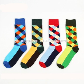 HW222 New style retro diamond lattice collision color Men's cotton sport socks