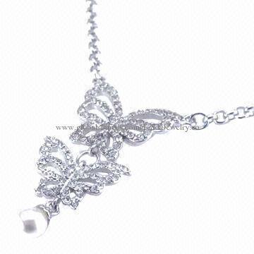 Butterfly-shaped fashion pendant necklaces with crystal stones