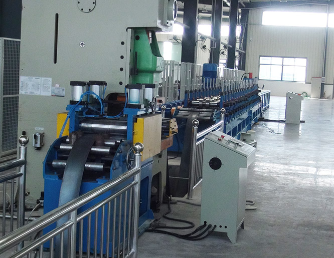 Khung giá đỡ năng lượng mặt trời Stent Stand Roll Forming Machine